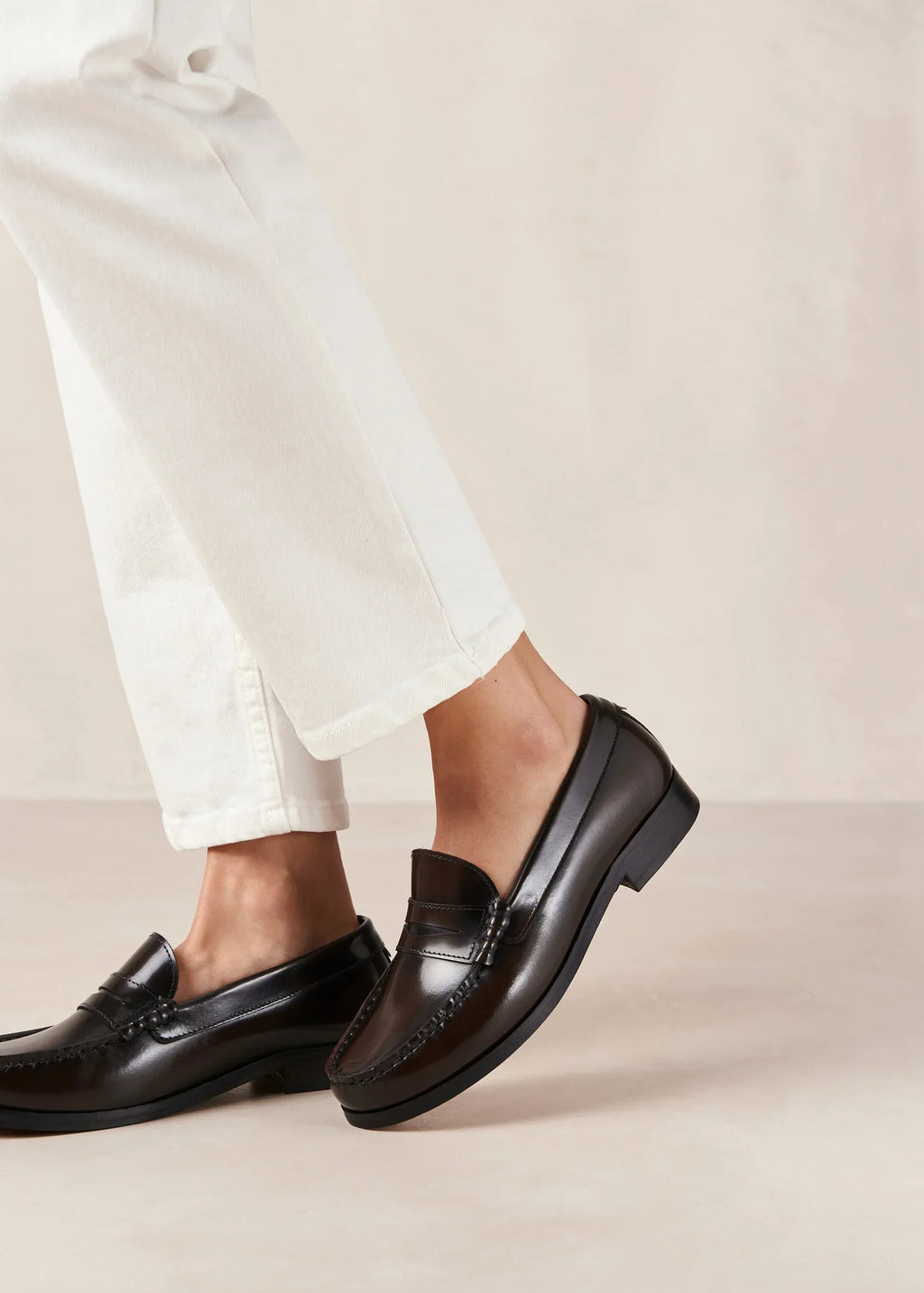 ALOHAS RIVET LOAFERS / BROWN LEATHER