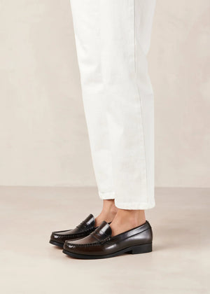 ALOHAS RIVET LOAFERS / BROWN LEATHER